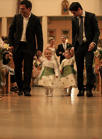 Eintritt in die Kirche. Hochzeitsfotograf in Ludwigshafen.