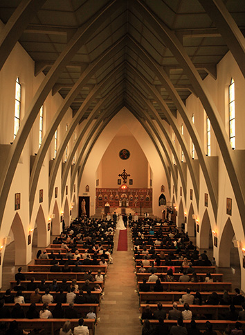 Trauung in der Kirche. Hochzeitsfotograf in Ludwigshafen.