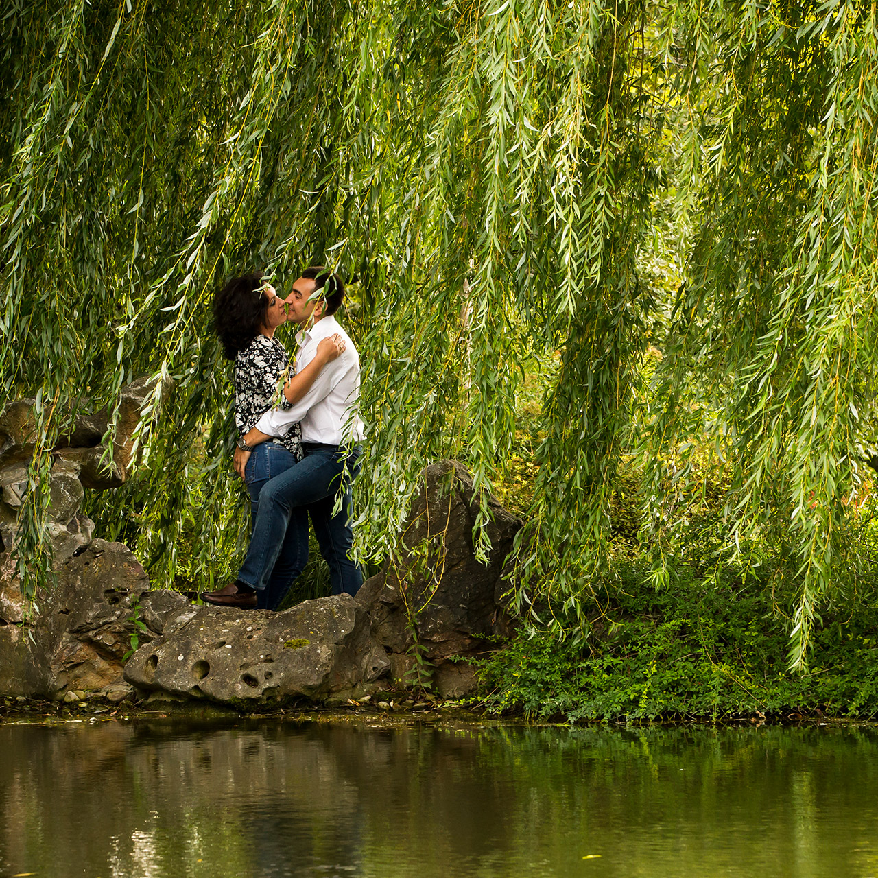 Familienportrait mit den Kindern im Luisenpark in Mannheim