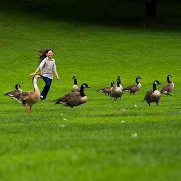 Familienportrait mit den Kindern im Luisenpark in Mannheim